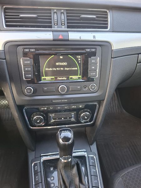 Škoda Superb (2015) 2.0TDI,DSG,xenon,NAVI - fotka 17 z 17