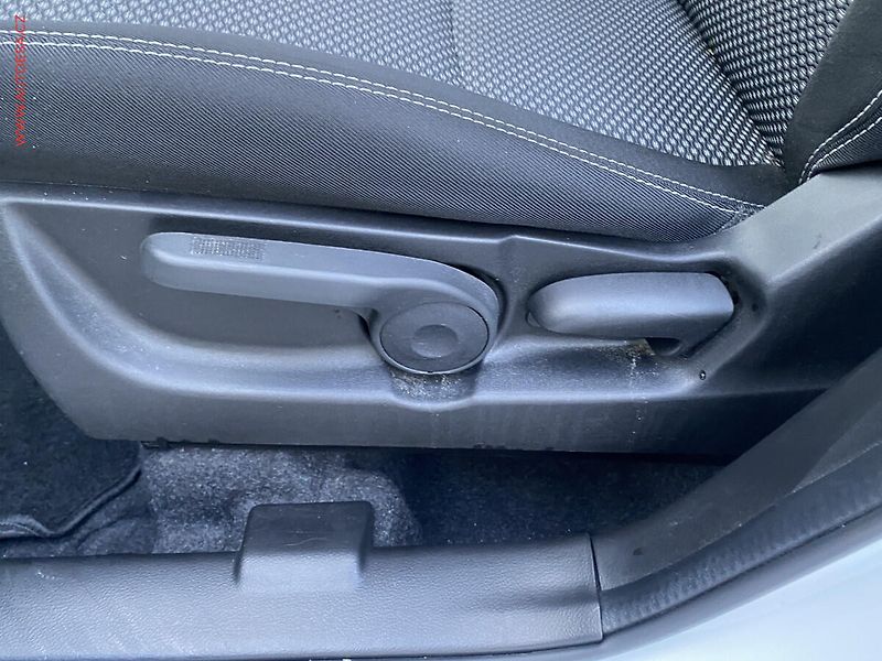 Suzuki Vitara (2019) 1.0 B-Jet, Comfort, navi - fotka 13 z 18