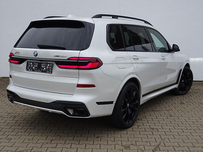 BMW X7 xDrive40d - fotka 3 z 6
