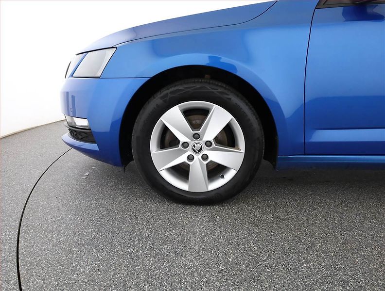 Škoda Octavia (2019) Style Plus 1.5 TSI, Navi - fotka 21 z 21