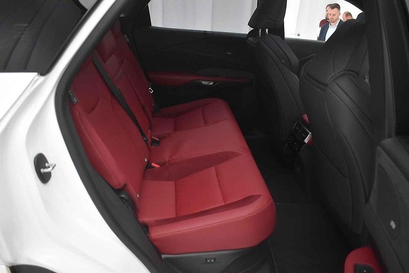Lexus odtajnil novou generaci svého bestselleru RX