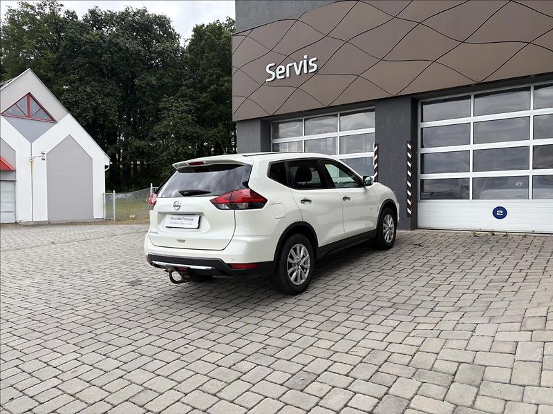 Nissan X-Trail 2,0 Xtronic 4x4 Acenta - fotka 2 z 19