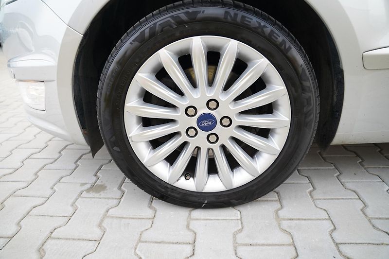 Ford Galaxy - fotka 9 z 20