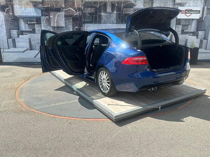 Jaguar XE (2016) 2.0D, 120KW, R SPORT, ROZVODY - fotka 9 z 27