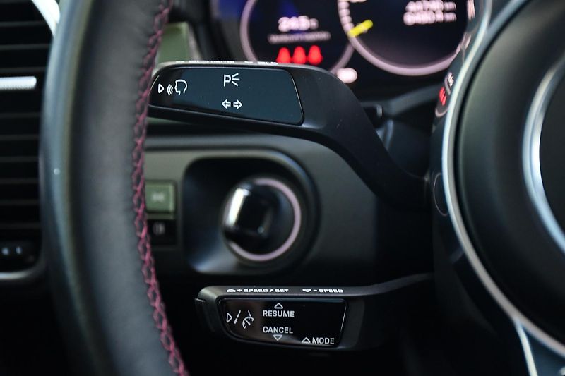 Porsche Cayenne 3.0E-REZERVACE - fotka 31 z 50