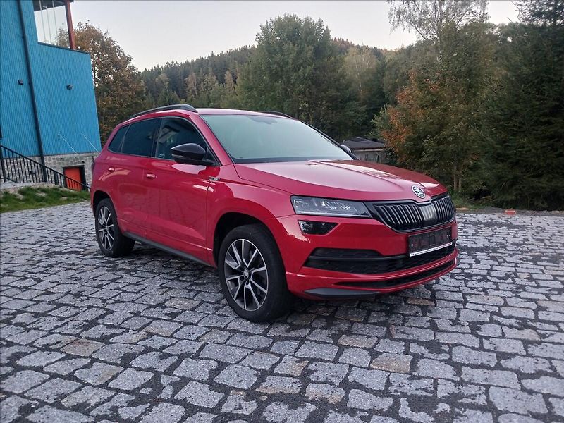 Škoda Karoq 2,0 TSI140kW DSG 4x4 SPORTLINE - fotka 1 z 39