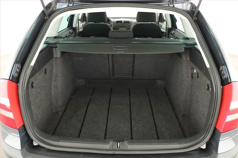 Škoda Octavia (2008) 1.9 TDI DPF, po STK, Tažné - fotka 11 z 12