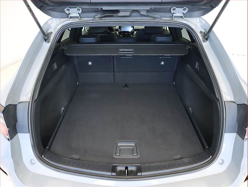 Toyota Corolla (2021) Comfort 1.8 Hybrid - fotka 14 z 22