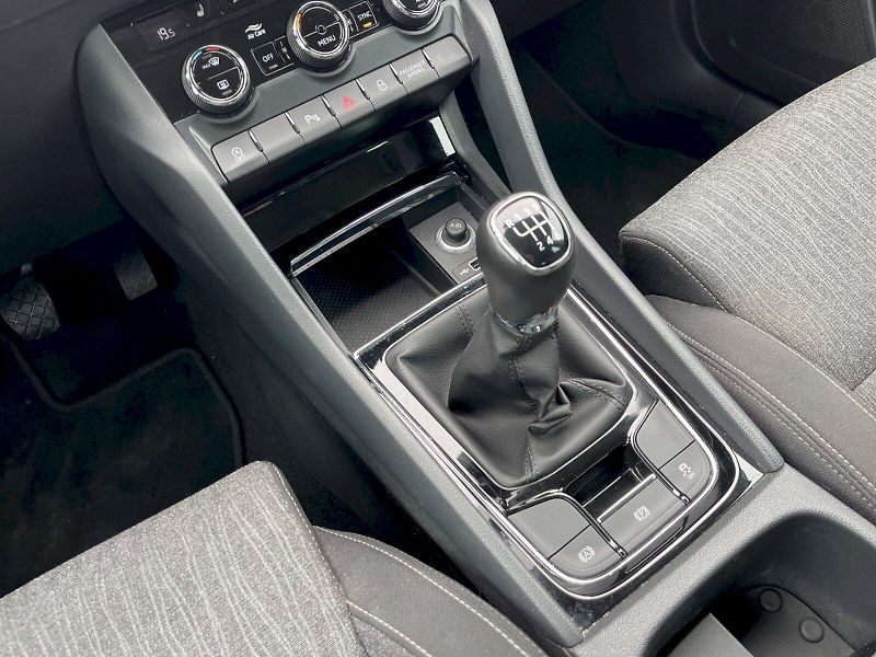 Škoda Karoq (2019) 1.6 TDI 85 kW Style Plus - fotka 13 z 34