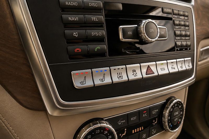 Mercedes-Benz GL (2014) GL 350 Bluetec 4Matic - fotka 13 z 42