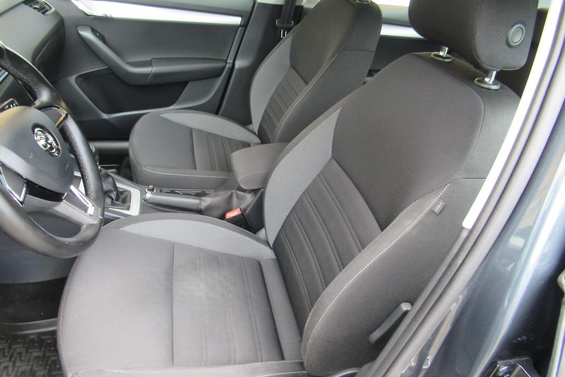 Škoda Octavia 1.8 TSi KLIMA TAŽNÉ 1.MAJ. - fotka 12 z 26