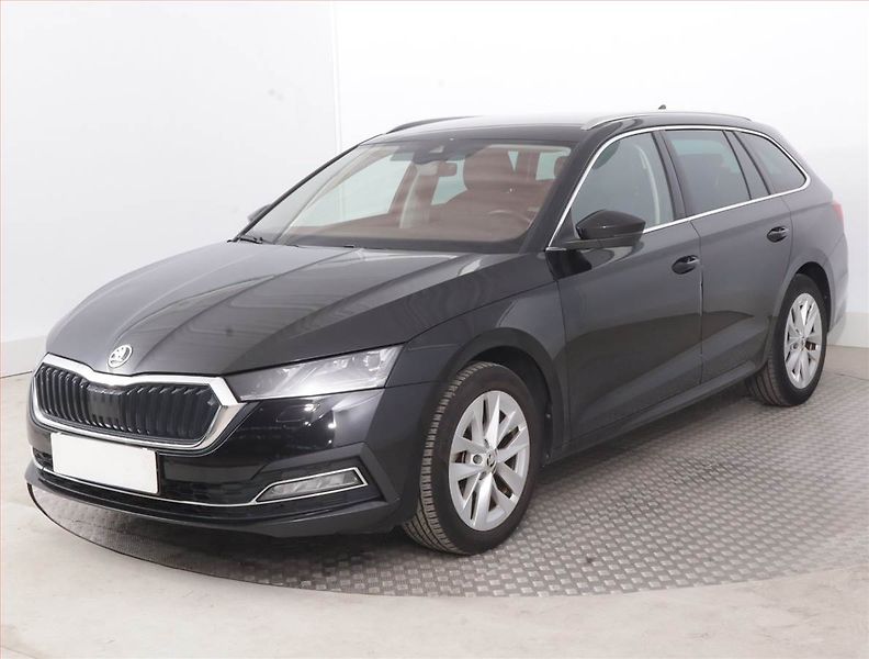 Škoda Octavia (2022) Style 1.5 TSI - fotka 2 z 16