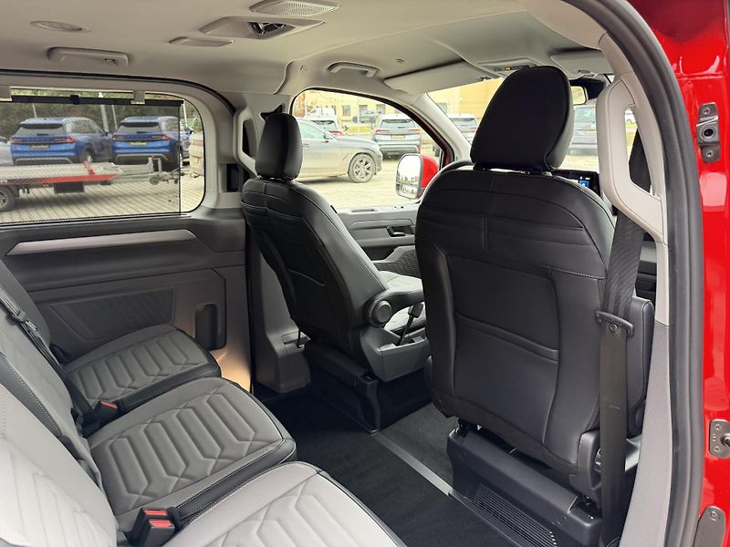 Volkswagen Caravelle (2026) 2.0TDI 125kW 8AUT DR ACC IQ!!! - fotka 27 z 43