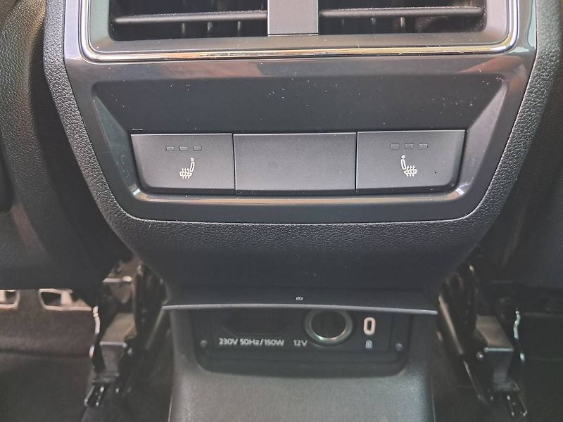 Škoda Karoq (2025) Top SELECTION 2.0 TDI / 110 kW - fotka 28 z 33