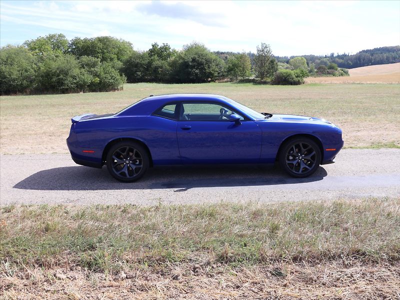 Dodge Challenger 3,6 V6 227kW Automat SXT - fotka 8 z 31