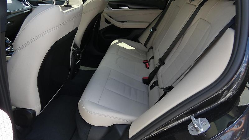 BMW X4 xDrive 30i M Sport - fotka 18 z 23