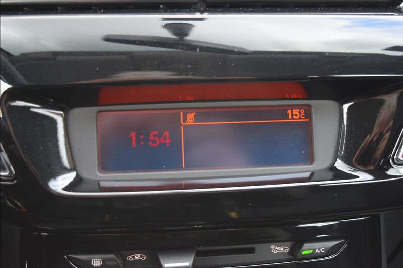 Citroën C3 1,1 i 44KW PO SERVISE NOVÁ STK - fotka 31 z 40