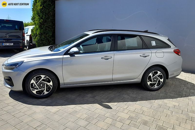 Hyundai i30 (2026) 26 WG 1,0 T-GDI MT GO CZECH - fotka 5 z 10
