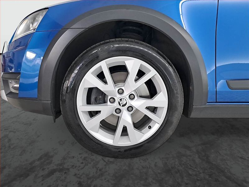 Škoda Octavia (2015) Scout 2.0 TDI, 4X4, Automat - fotka 15 z 19