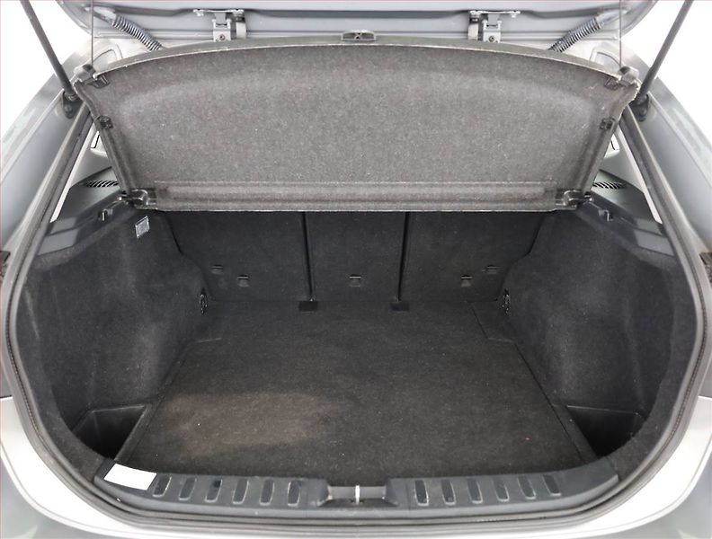 BMW X1 (2011) xDrive20d, 4X4, Xenony - fotka 15 z 16