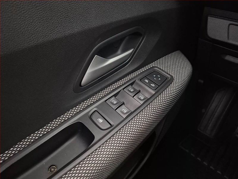 Dacia Sandero (2023) 1.0 TCe, Automat, Tempomat - fotka 17 z 17