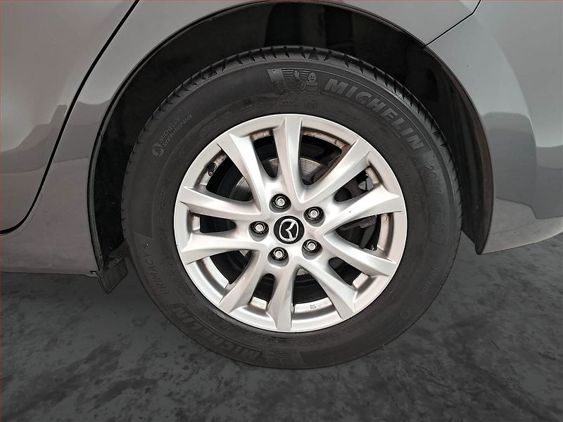 Mazda 3 (2017) Emotion 2.0 Skyactiv-G, Navi - fotka 15 z 16