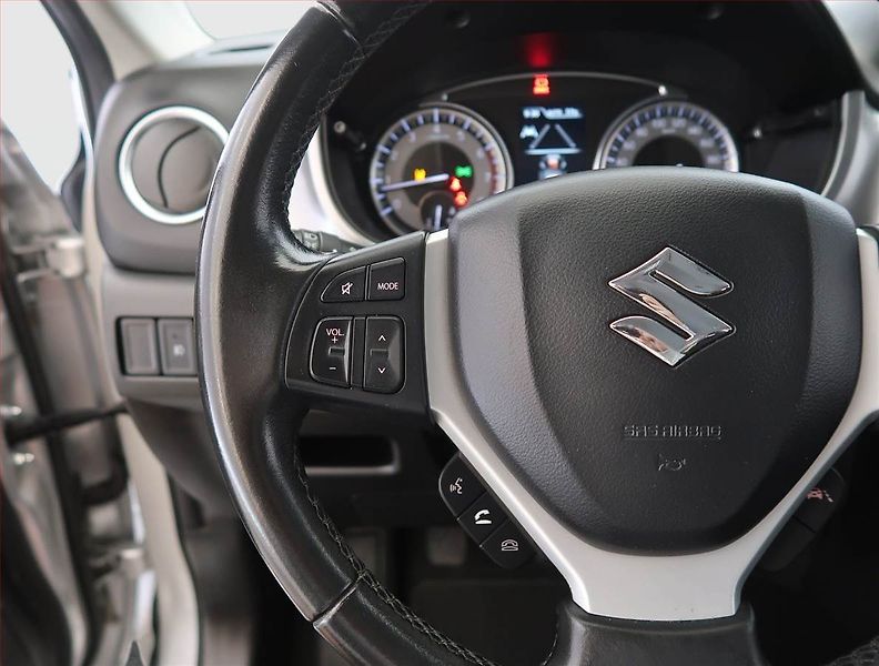 Suzuki Vitara (2021) GL + 1.4 BoosterJet, 4X4 - fotka 17 z 22
