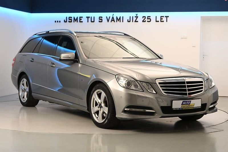 Mercedes-Benz Třídy E (2012) 2.2 220 T 7G-TRONIC Avantgarde - fotka 4 z 30