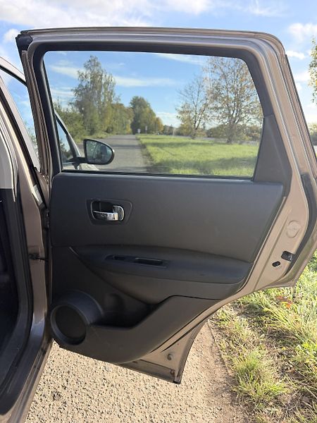 Nissan Qashqai (2008) - fotka 19 z 28