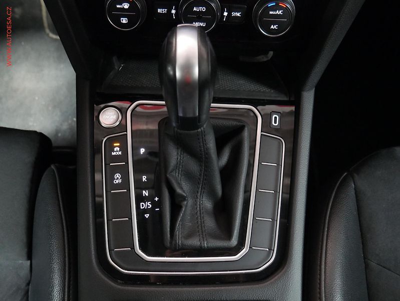 Volkswagen Arteon (2020) 2.0 TSi 4x4, 1.maj,ČR - fotka 15 z 18