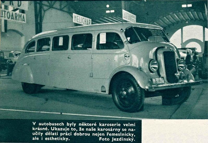 Unikátní automobil byl pracovnou, konferenční místností i ložnicí v jednom