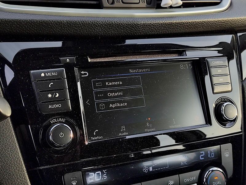 Nissan Qashqai (2021) 1,3 DIG-T 140k - fotka 13 z 40