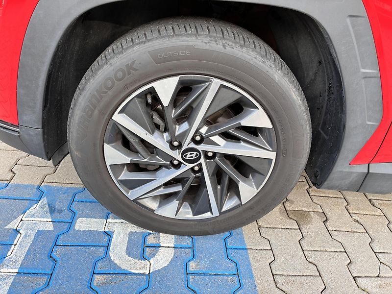 Hyundai Tucson 1.6T-GDi 110kW AUTOMAT STYLE - fotka 24 z 28