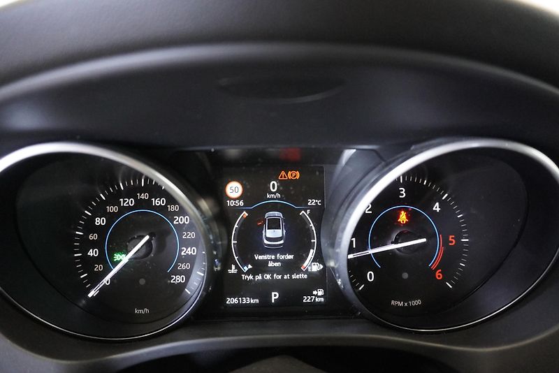 Jaguar F-Pace 2.0D 132kW PRESTIGE - fotka 19 z 28