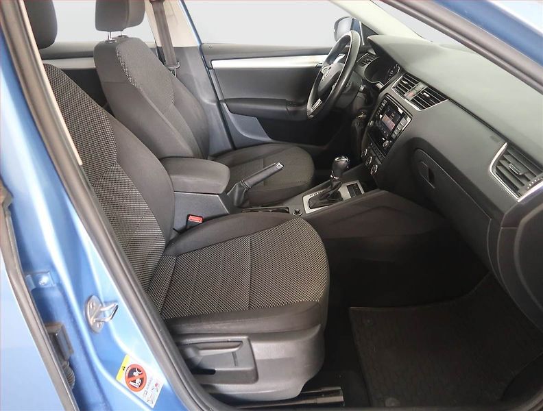 Škoda Octavia (2013) 1.6 TDI, Automat, Serv.kniha - fotka 9 z 15