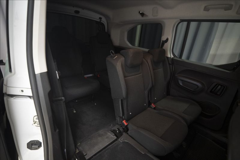 Peugeot Rifter 1,5 BlueHDi KAMERA 7 MÍST ČR - fotka 16 z 37