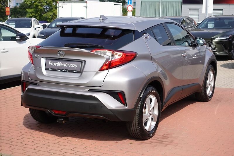 Toyota C-HR 1,2 T 6M/T Active Htd seats - fotka 4 z 32