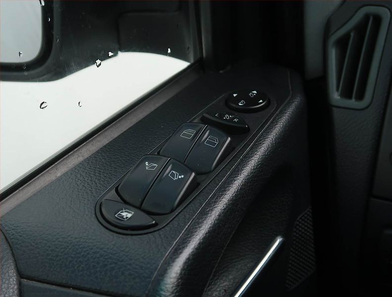 Mercedes-Benz Viano (2013) Trend 2.2 CDI, ČR - fotka 16 z 21