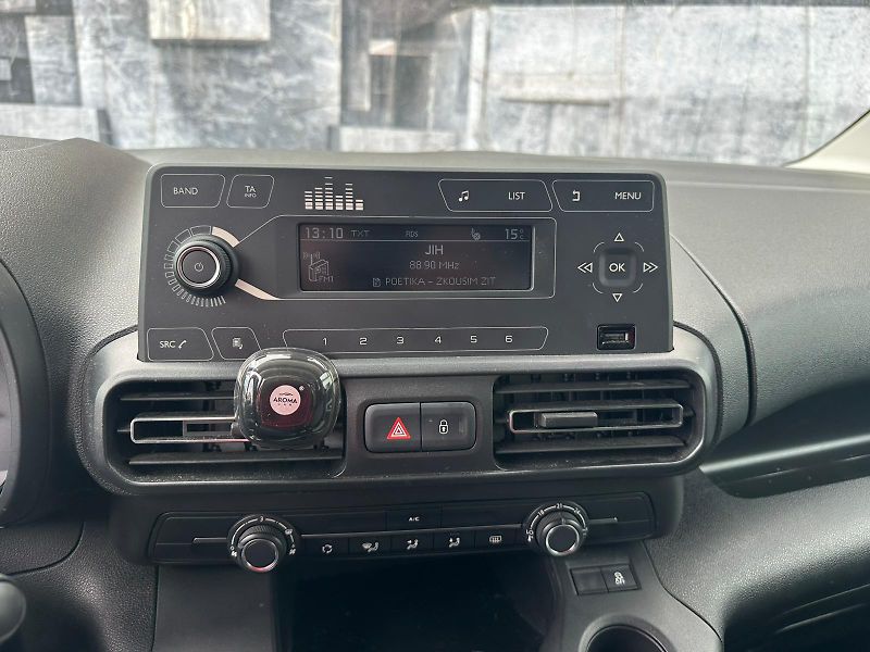 Citroën Berlingo (2019) 1.2i, 81KW, TEMPOMAT - fotka 13 z 24