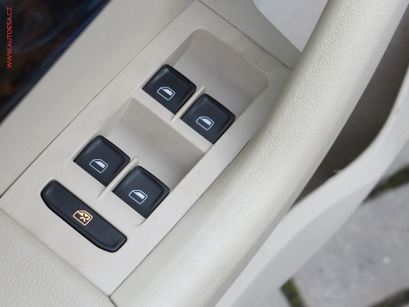 Škoda Octavia (2013) 2.0TDi, Elegance, bixen, navi - fotka 12 z 36