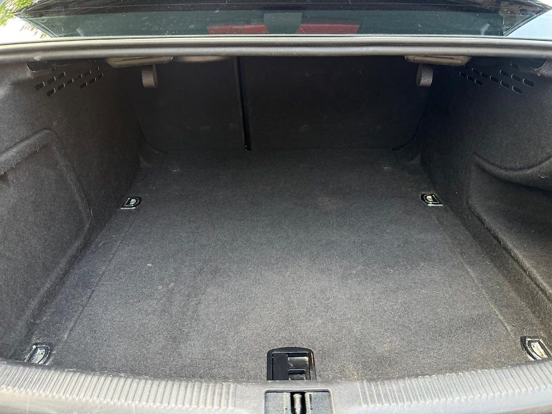Audi A4 (2012) 2.0TDi ČR VÝBAVA SERVIS ČIDLA - fotka 8 z 26