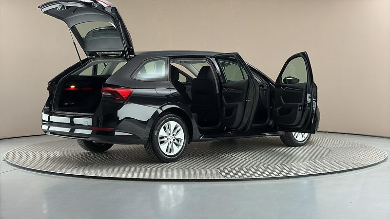 Škoda Octavia 2.0 TDI Ambition Combi - fotka 6 z 23