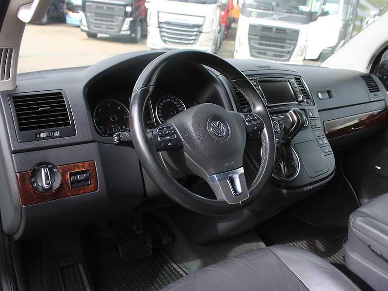 Volkswagen Multivan 7 MÍSTNÉ, NAVIGACE, PANO, KOŽE - fotka 7 z 18