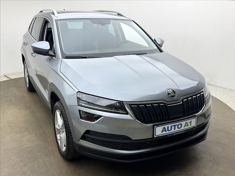 Škoda Karoq 1,6 DSG ACC STYLE+ NAVI KAMERA - fotka 3 z 39