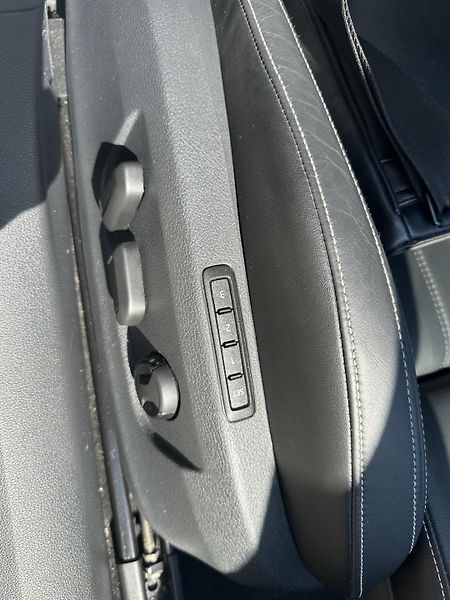 Škoda Superb (2022) Combi L&K DSG 4x4 2,0TDi 147kW - fotka 13 z 24