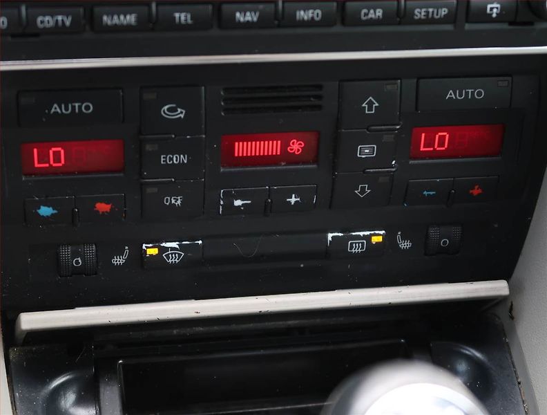 Audi A4 (2005) 2.0 TDI, po STK, Tažné - fotka 16 z 19