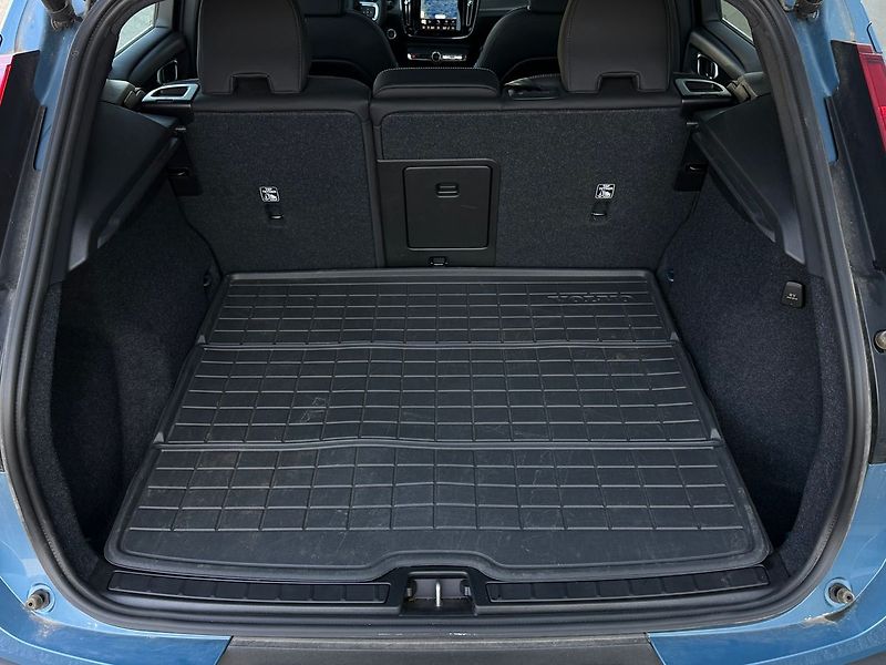 Volvo XC40 ULTIMATE DARK B4, PIXEL LED, N - fotka 15 z 25