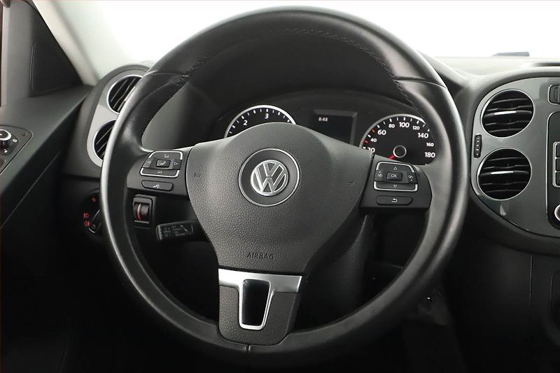 Volkswagen Tiguan (2015) 2.0 TDI, 4X4, Serv.kniha - fotka 8 z 14
