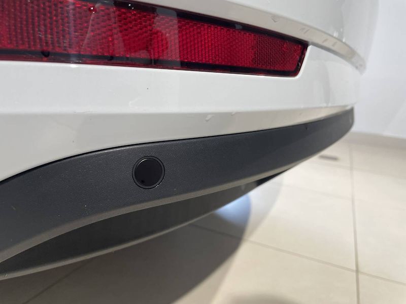 Škoda Superb Combi Style 2,0TDI 147kW DSG/P - fotka 25 z 28