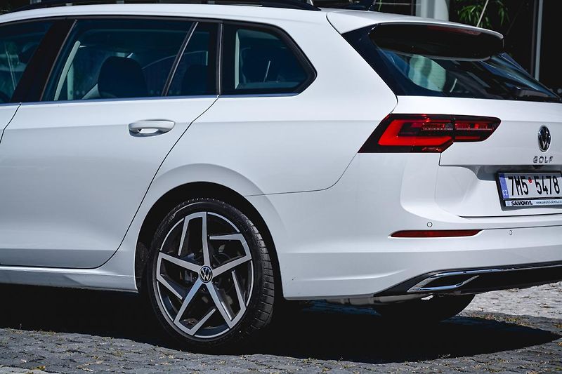 Volkswagen Golf Variant (2022) Style 1,5 eTSI 7DSG mHEV - fotka 22 z 40